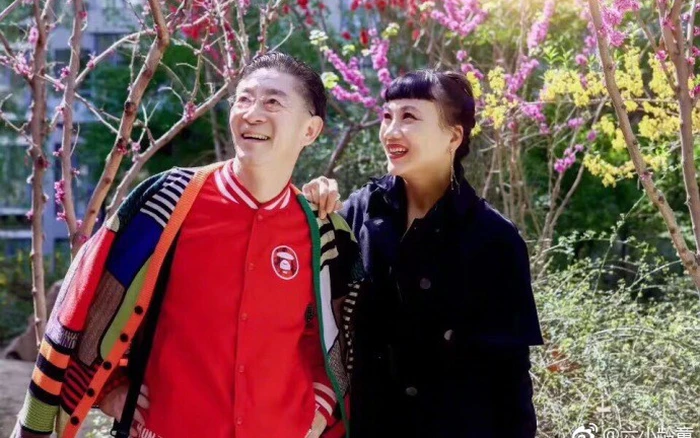 Với Lục Tiểu Linh Đồng, vợ con là tất cả của ông, là những sắc màu và niềm vui trong đời ông.