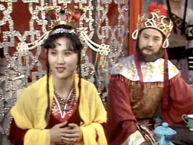 Vu Hồng thủ vai hoàng hậu - mẹ công chúa Thiên Trúc trong tập Thiên Trúc Thụ Ngọc Thố.