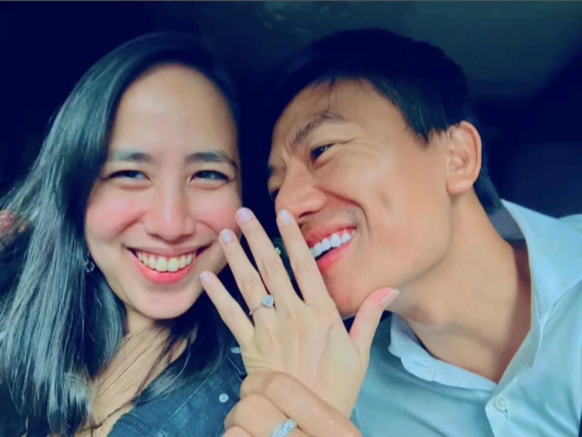 Hiếu Nguyễn cầu hôn bạn gái hồi tháng 2 năm nay.