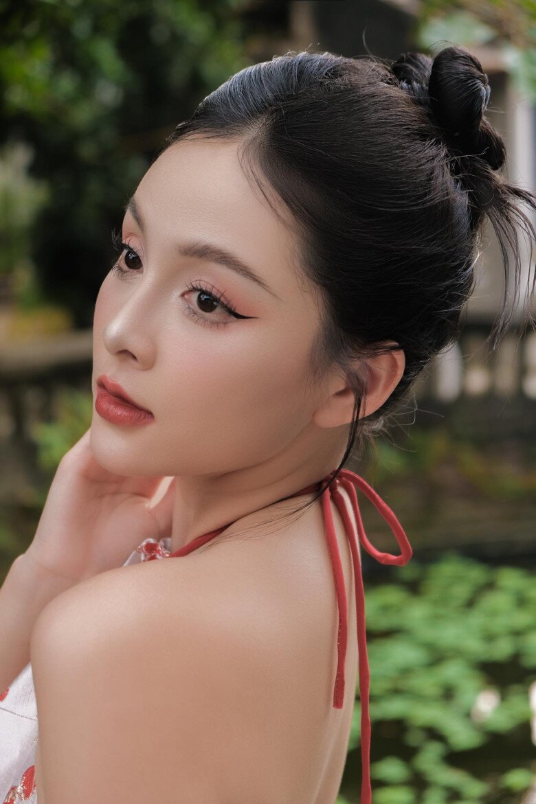 Ngọc Trâm từng gây thương nhớ khi xuất hiện trong nhiều MV triệu view.