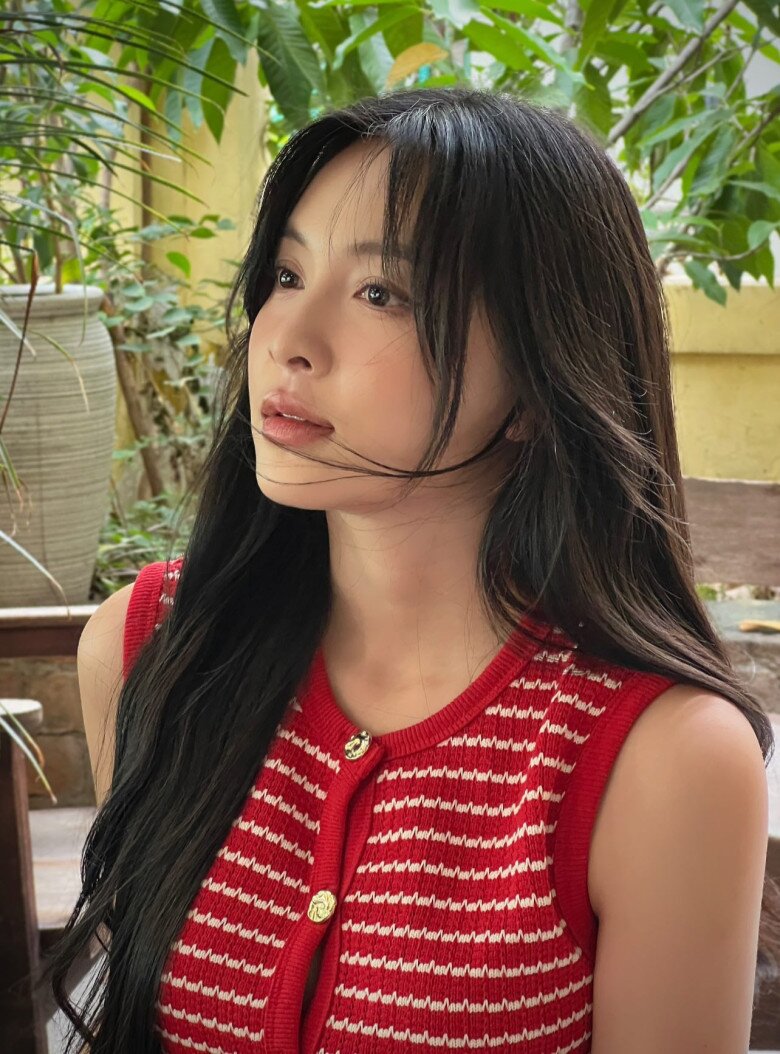 Ngọc Trâm từng theo học tại Học viện Hàng không Việt Nam.