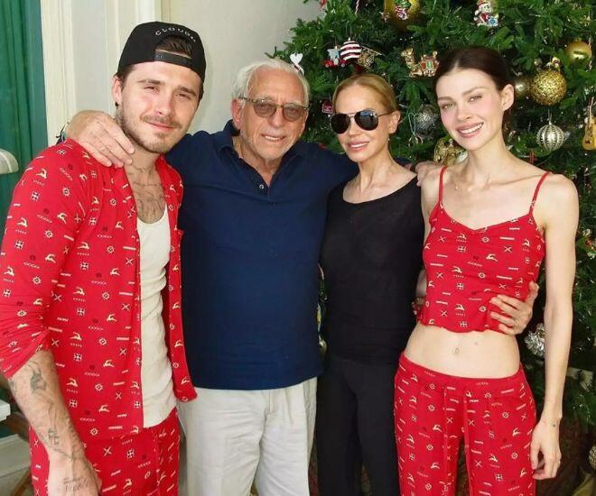 Brooklyn và gia đình vợ tận hưởng kỳ nghỉ lễ tại Palm Beach, Florida – nơi toạ lạc của tư dinh nhà Peltz.