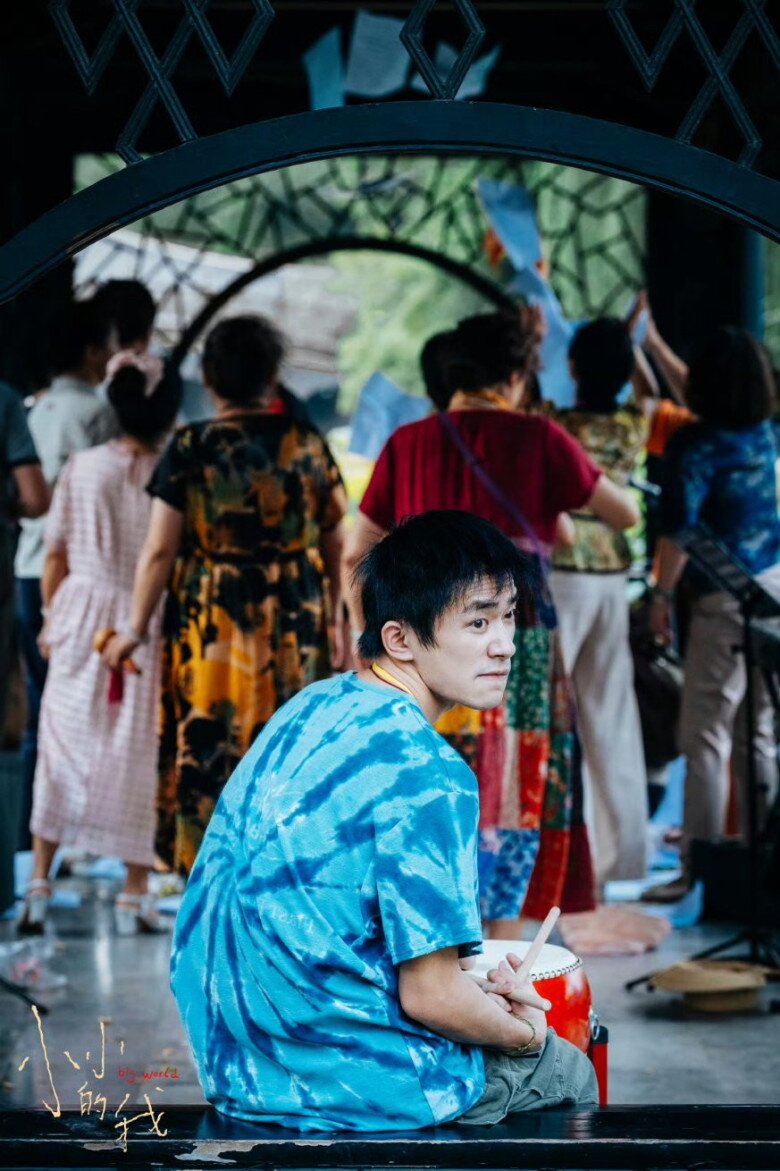 Dương Thiên Tỉ vào vai chàng trai bị bại não - Lưu Xuân Hoà trong Tôi Nho Nhỏ.