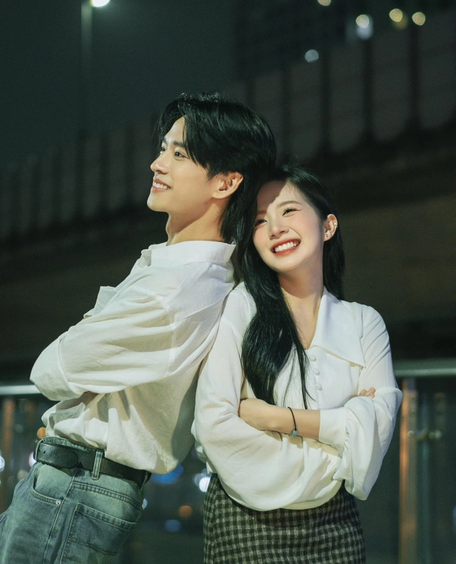 Hai diễn viên nhiều lần thực hiện các bộ ảnh đôi đẹp lung linh.