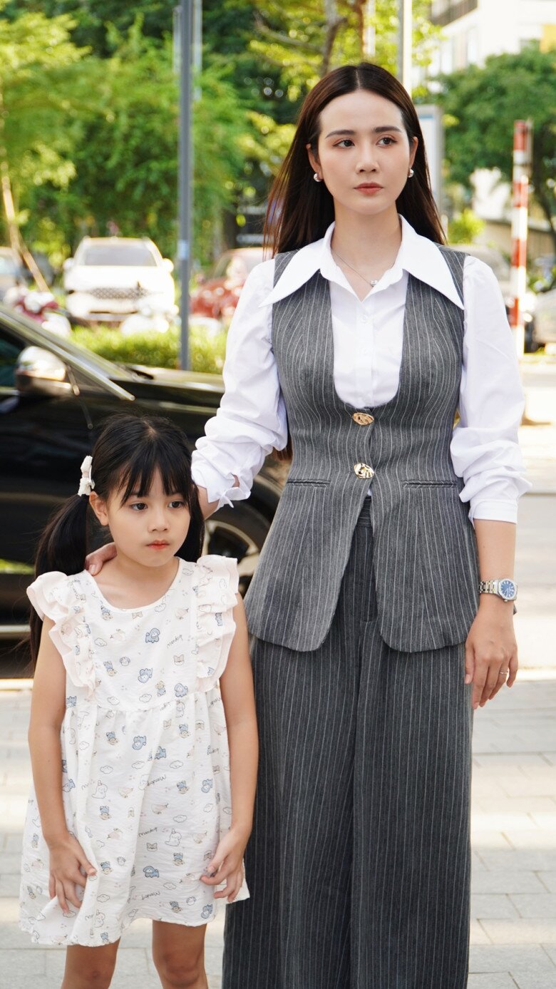 Trước và trong mỗi bộ phim, Phan Minh Huyền luôn cố gắng hết sức cho vai diễn, từ nghiên cứu nội tâm nhân vật, tìm kiếm sự đồng cảm giữa mình và nhân vật, đến việc siết cân để đảm bảo hình ảnh tốt nhất khi lên tivi.