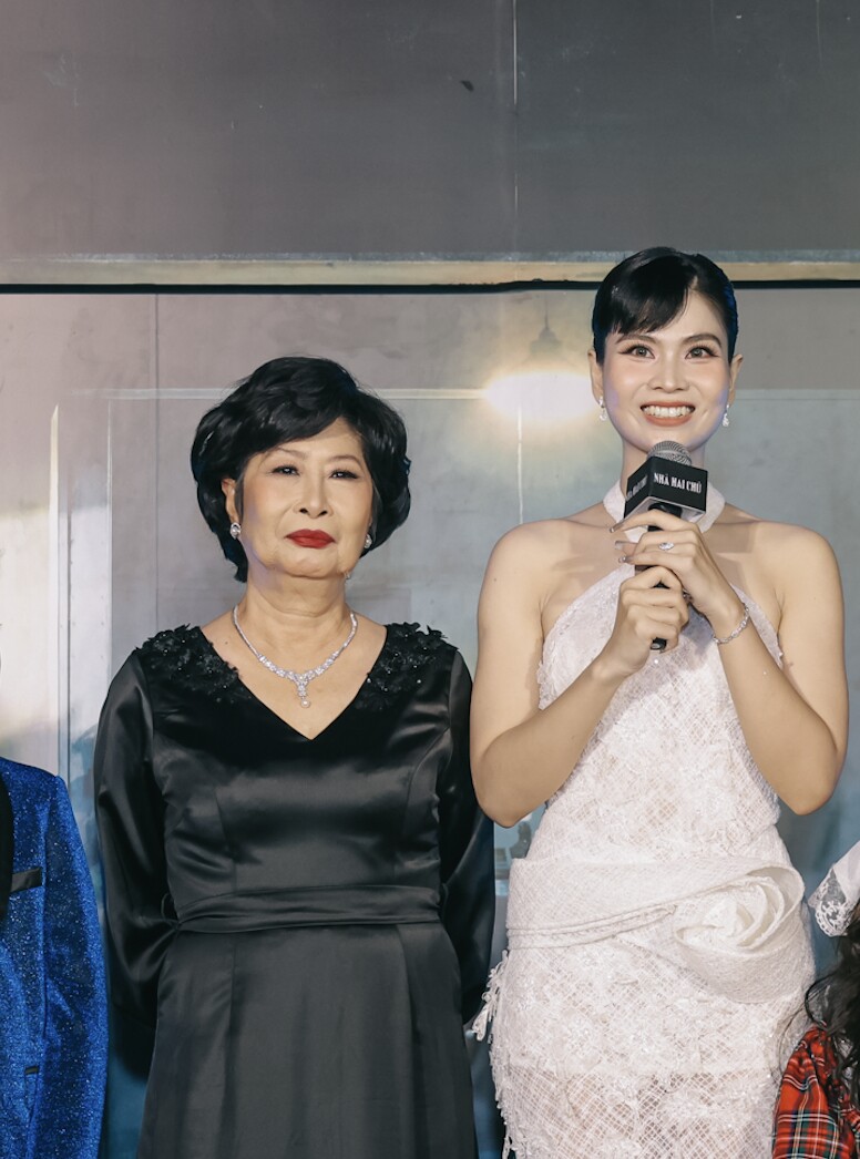NSƯT Kim Phương và diễn viên Trâm Anh - người thủ vai nữ chính trong Nhà Hai Chủ.
