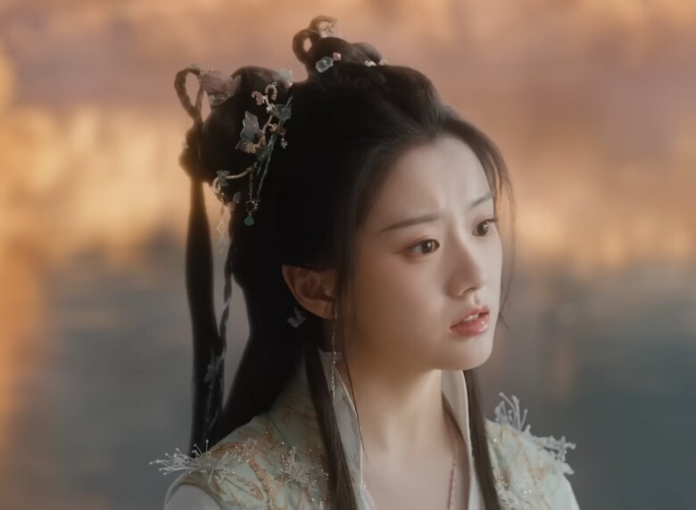 Trong khi diễn viên Bao Thượng Ân trong vai Chung Xuân Kế chỉ trang điểm sương sương.