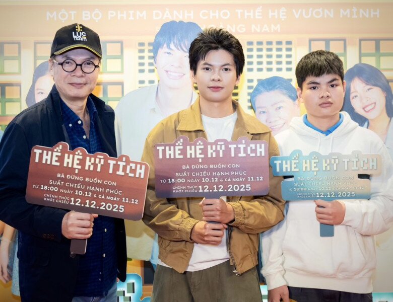 Sao phim Em và Trịnh khoe ảnh bên 2 con - Trần Bờm và Trần Bách.