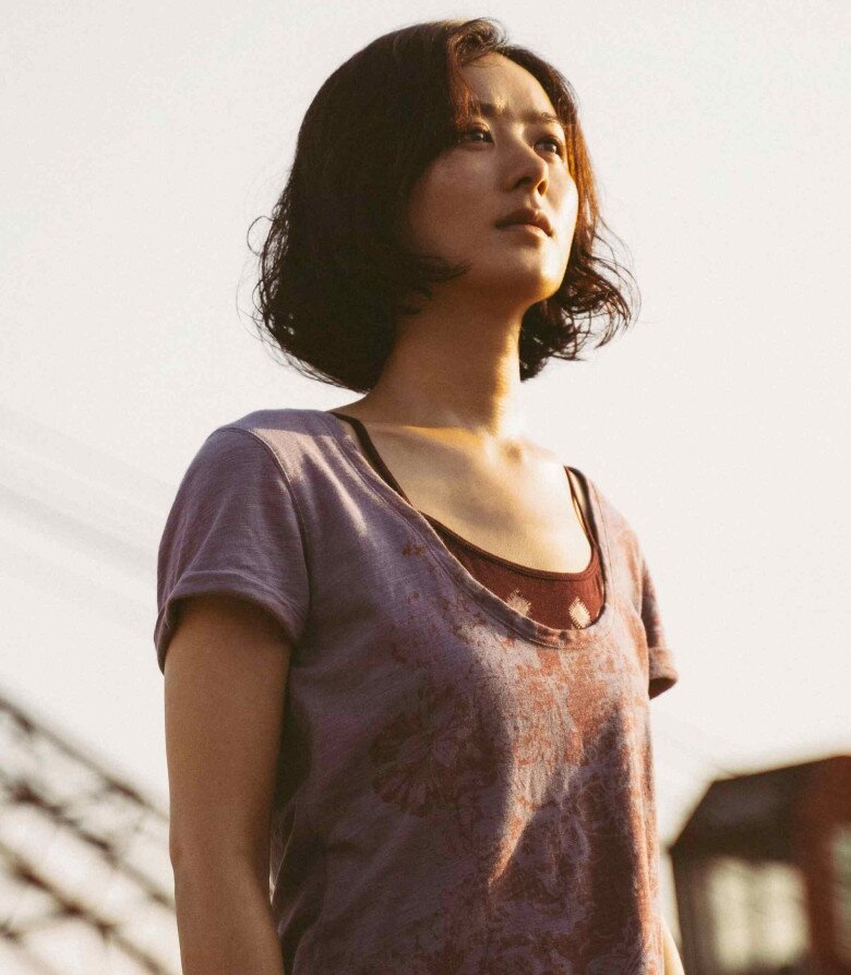 Triệu Lệ Dĩnh hứng chịu nhiều gạch đá do diễn xuất bị đánh giá là “giả tạo và hời hợt”.