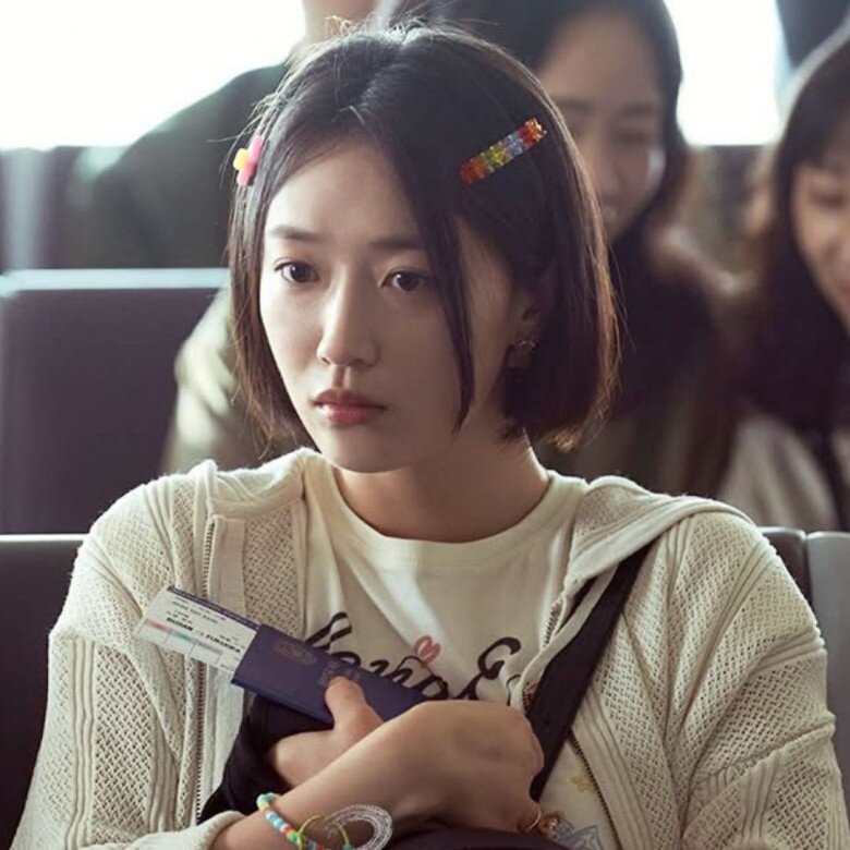 Nữ hacker Go Eun gây ấn tượng trong cảnh giả làm nữ sinh ở hai tập đầu.