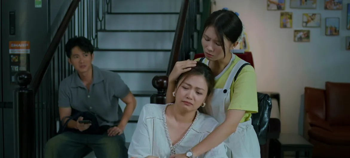 Bà Ánh - vợ ông Phi được chồng con chiều như công chúa trong nhà.