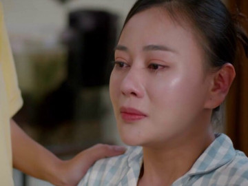 Gió Ngang Khoảng Trời Xanh: Phương Oanh nghẹn ngào muốn ly hôn khiến khán giả đau theo, con trai nói thương bố mẹ