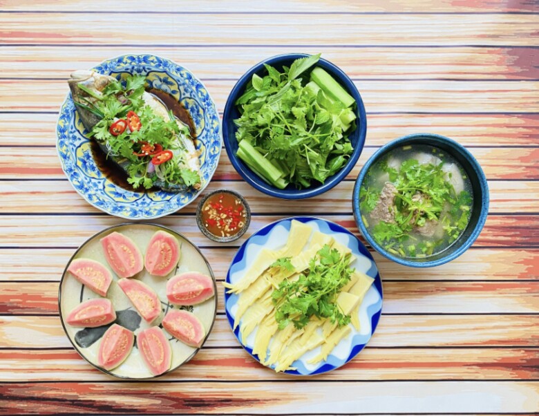 Bữa tối nhiều rau củ quả sẽ tốt hơn cho tim mạch, hạn chế bổ sung quá nhiều thịt (Ảnh minh hoạ)