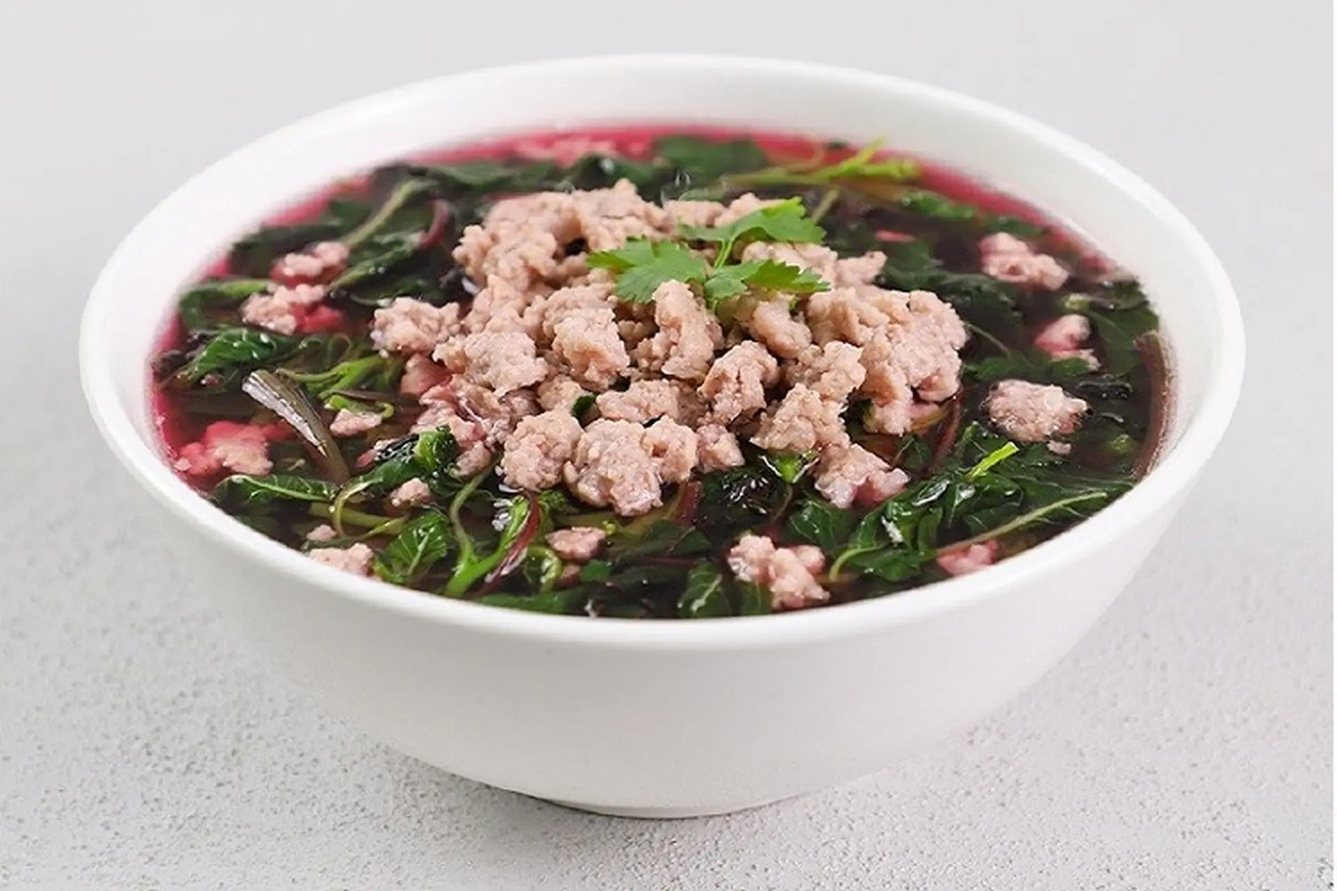 Bên cạnh rất nhiều công dụng về sức khoẻ, rau dền còn chế biến được nhiều món ăn ngon (Ảnh minh hoạ)