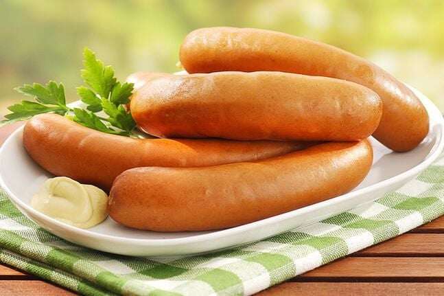 Các loại thực phẩm chế biến sẵn cũng cần hạn chế sử dụng vì không tốt cho hệ tiêu hoá (Ảnh minh hoạ)