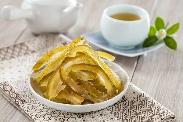 Mứt vỏ bưởi là đặc sản ngày lễ Tết, rất được ưa chuộng những năm gần đây (Ảnh minh hoạ)