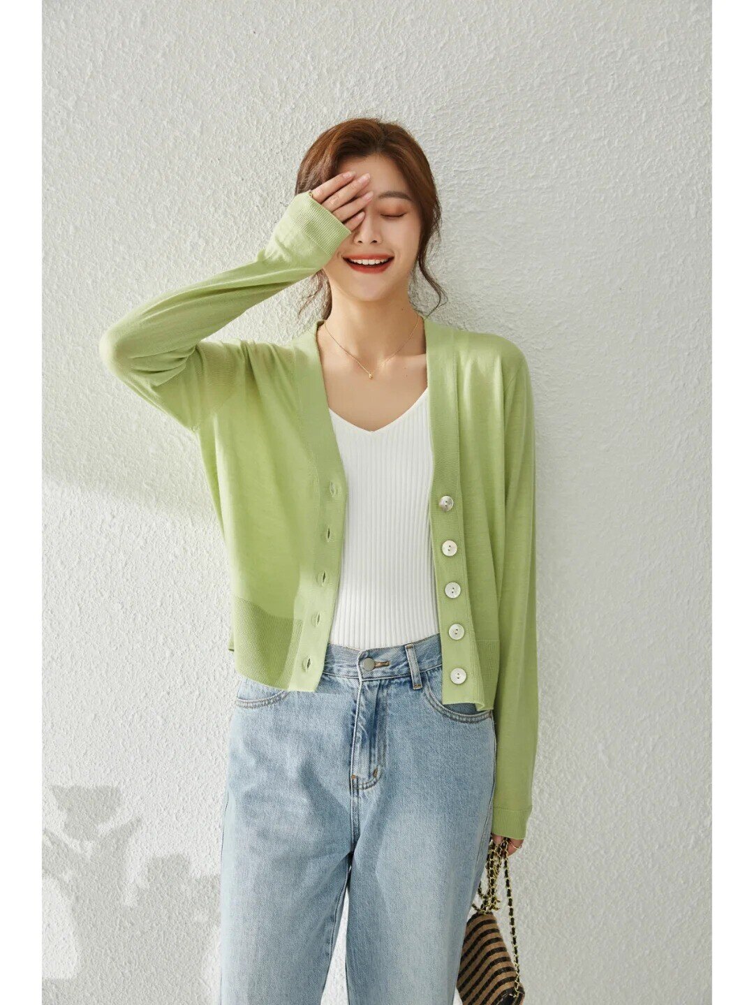 Sau khi thử loạt outfit mùa lạnh, đây là 4 kiểu áo đẹp mặc cùng quần jeans giúp tôi sang như quý cô nước Pháp - 9