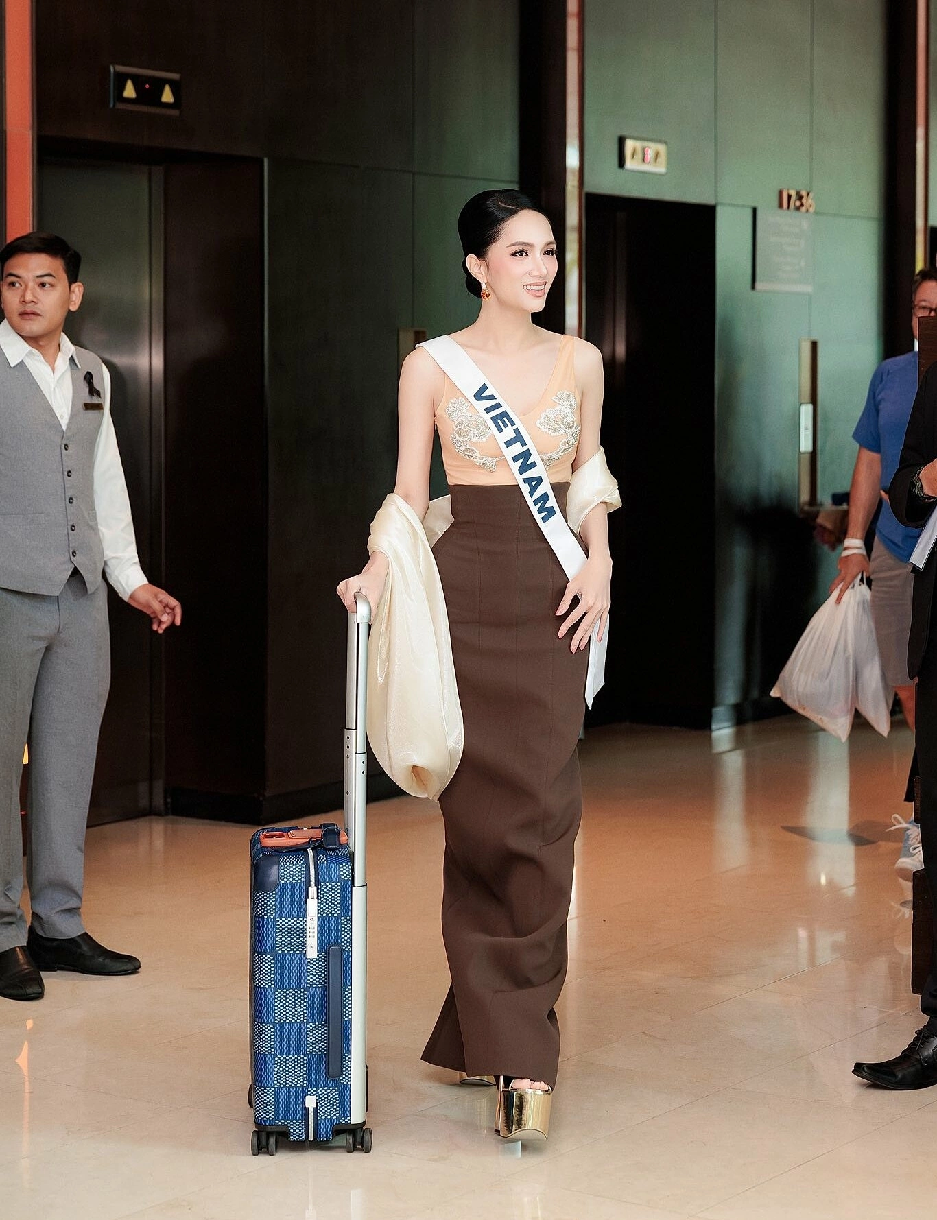 Hương Giang bắt đầu amp;#34;bung lụaamp;#34; tại Miss Universe 2025, đổi kiểu tóc mới đẹp chấn động giúp leo thẳng lên Top 2 - 5
