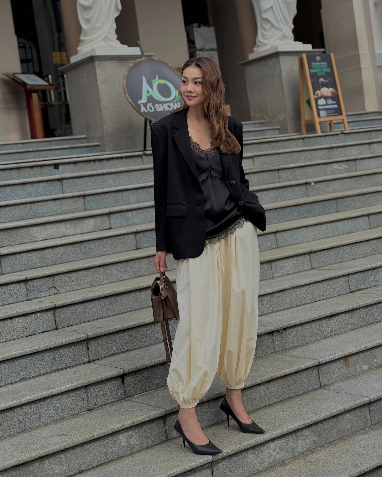 8 kiểu mốt không tốn kém được sao Việt lăng xê mùa thu, chị em sắm một món đủ đẹp suốt mùa - 12