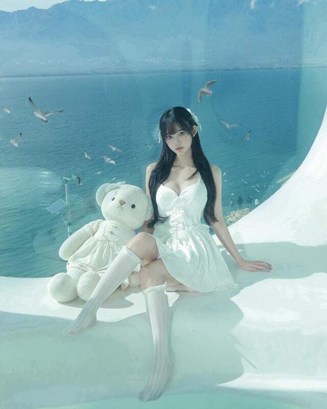 amp;#34;Thiên kim tiểu thưamp;#34; là bạn gái kém 21 tuổi của bạn thân Châu Kiệt Luân: Nhan sắc ảo như AI, body quyến rũ mê người - 10