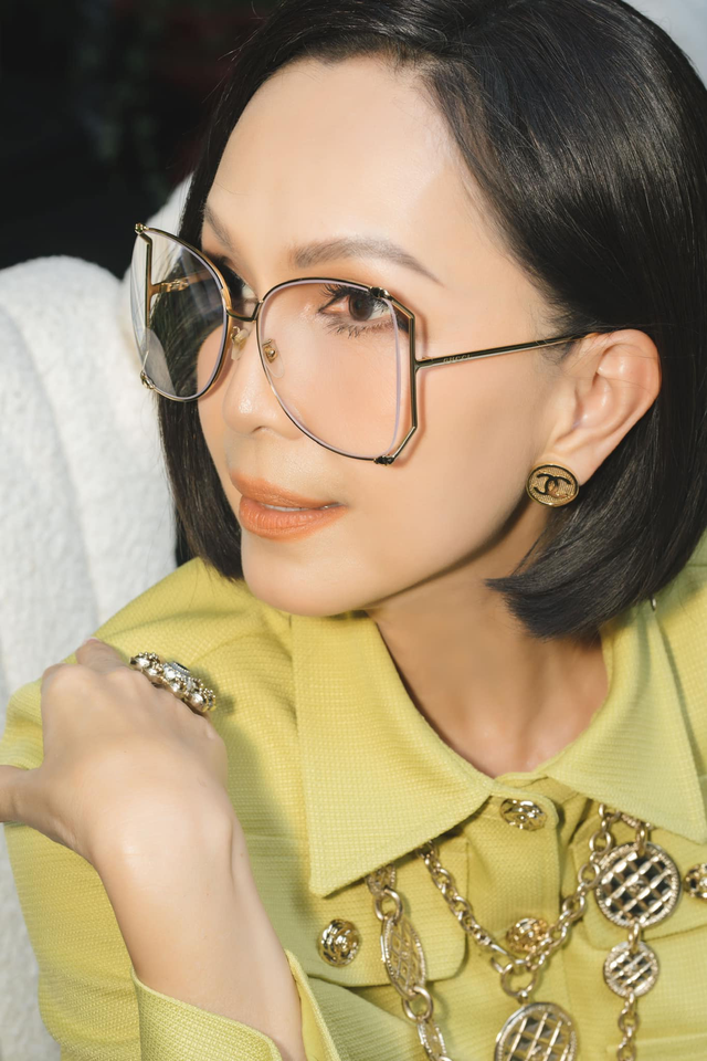 Ở tuổi 63, cô vẫn khiến công chúng phải ngưỡng mộ bởi vẻ đẹp vượt thời gian.