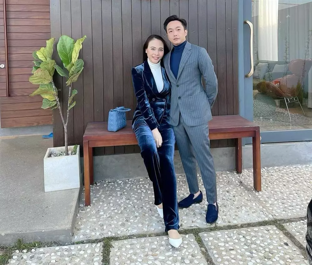 Thiết kế giày mũi nhọn diện lên rất gọn chân, tạo vẻ thanh thoát và theo đó, vóc dáng trông cũng cao ráo hẳn lên