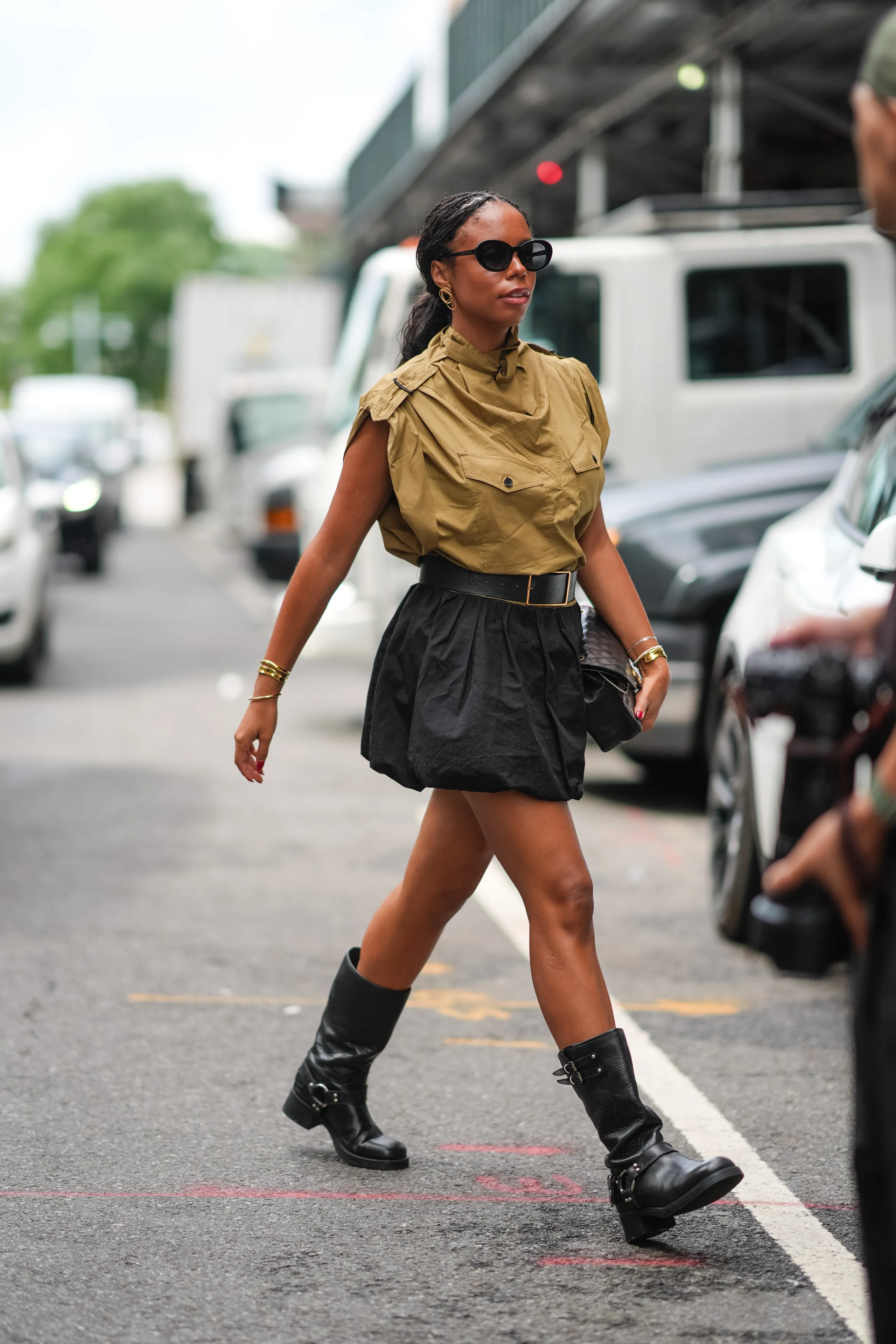 Cập nhật 8 kiểu bốt đẹp nhất thu đông 2025: Tôn dáng, “hack” chân thon và hợp mọi phong cách từ tối giản đến sang chảnh - 7