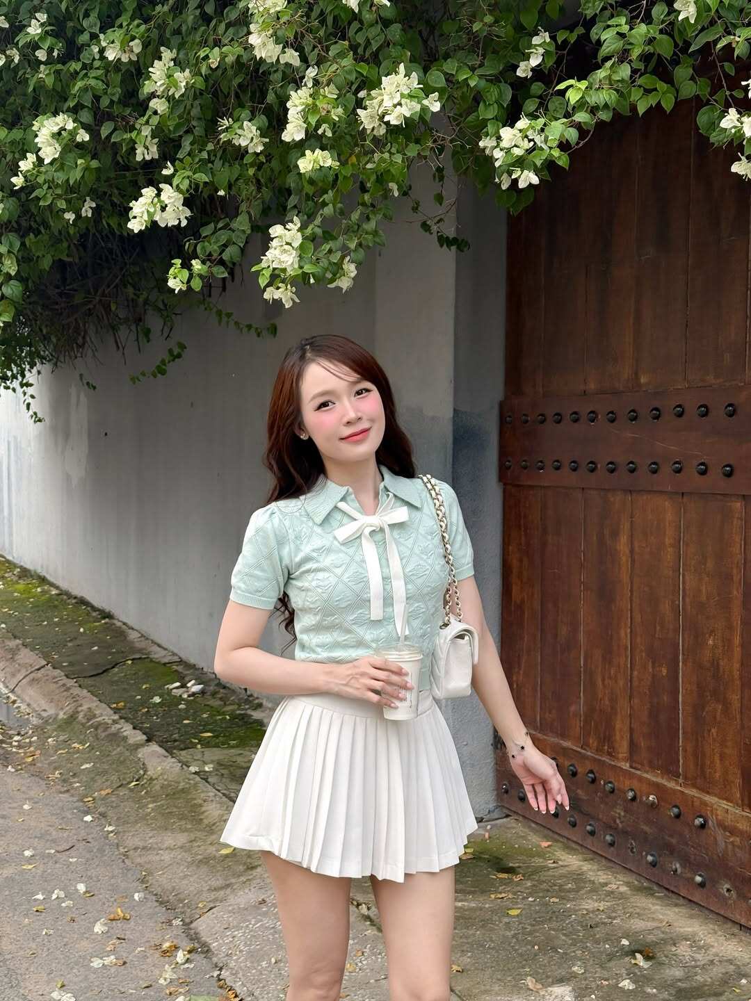 Mỹ nhân U40 trông như nữ sinh nhờ 4 items amp;#34;hackamp;#34; tuổi, chị em 30+ tham khảo có ngay tủ đồ trẻ hóa tự nhiên - 8