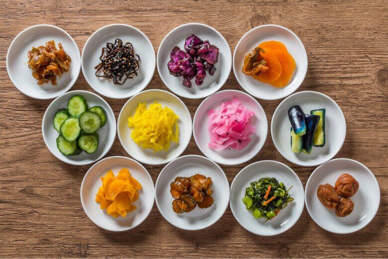 Việc thêm một chút rau muối trong mỗi bữa ăn không chỉ nâng cao sức khỏe tổng thể mà còn là bí quyết giữ gìn nhan sắc lâu dài, một trong những lý do khiến phụ nữ Nhật luôn trẻ trung và tràn đầy sức sống.