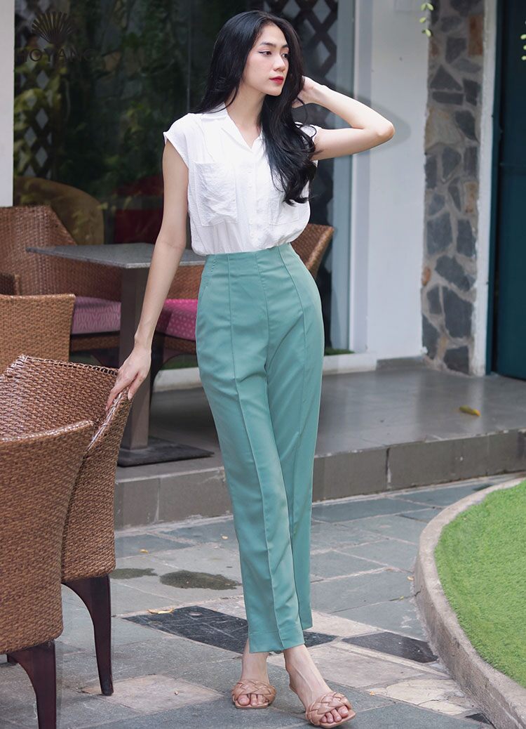 Thiết kế rộng rãi nhưng vẫn giữ được nét gọn gàng đặc trưng giúp quần baggy mang đến vẻ ngoài vừa phóng khoáng, vừa thời thượng.