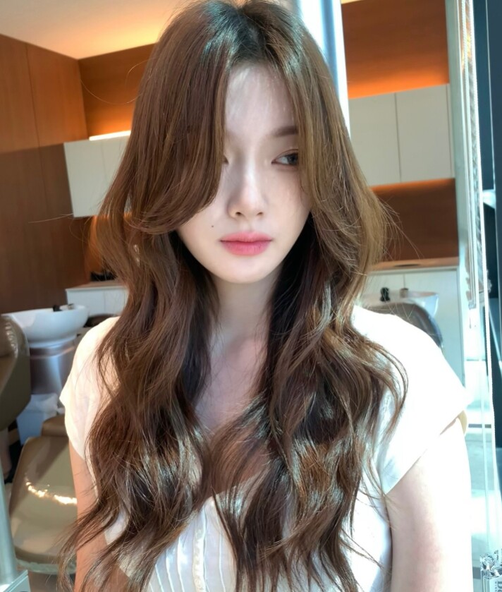 4 kiểu tóc xoăn tự nhiên lên ngôi năm 2026 dành cho hội lười, sáng dậy vuốt vài cái là đẹp xuất sắc - 4