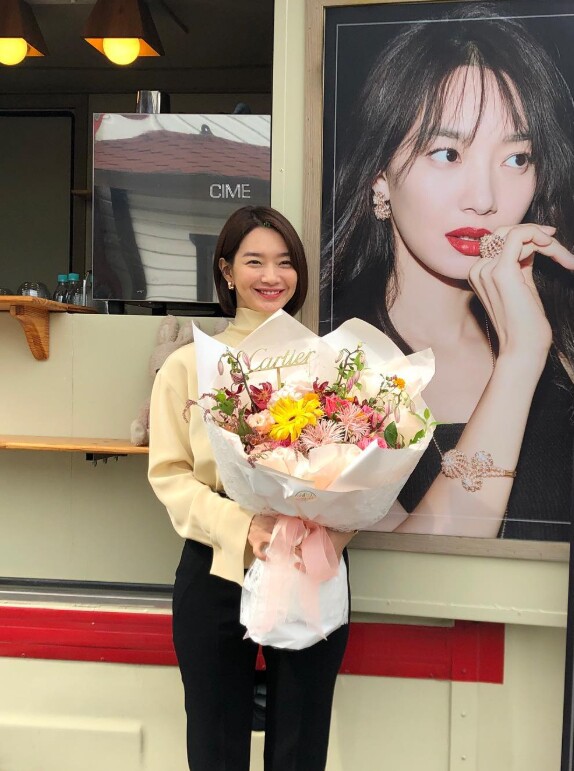 Chị em 30+ lười phối đồ, học ngay style thoải mái của amp;#34;mỹ nhân không tuổiamp;#34; trông đẹp tinh tế mà không cần đồ hiệu - 8