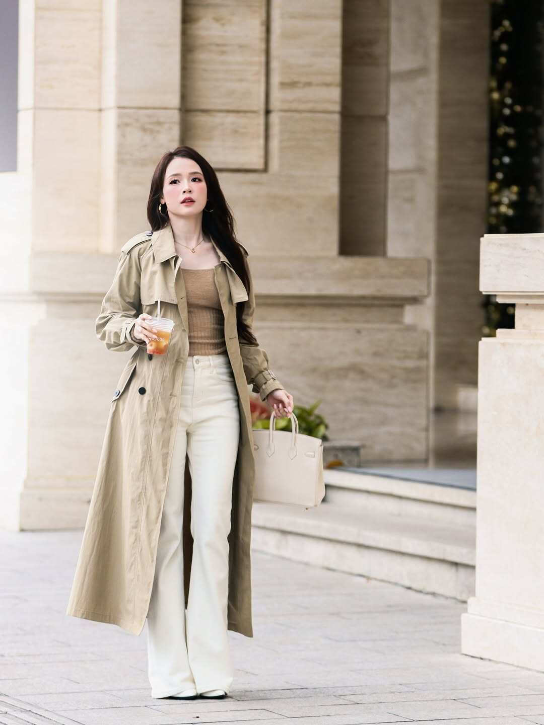 Mỹ nhân U40 trông như nữ sinh nhờ 4 items amp;#34;hackamp;#34; tuổi, chị em 30+ tham khảo có ngay tủ đồ trẻ hóa tự nhiên - 10