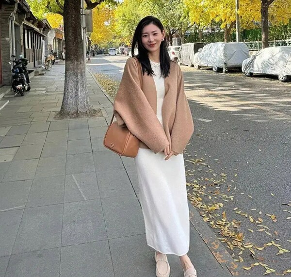 5 combo màu sắc “thần thánh” mùa thu đông giúp chị em 40+ trông trẻ trung như đôi mươi - 19