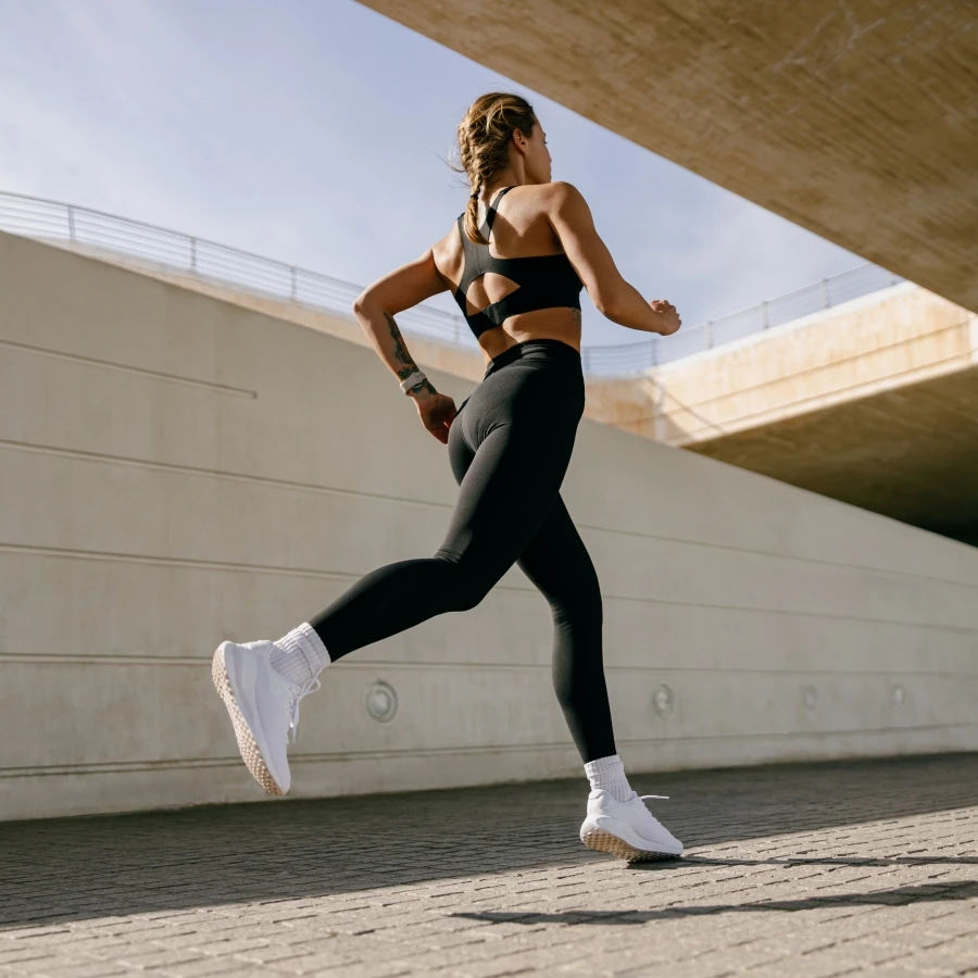 Thói quen chăm da rẻ bèo của giới nhà giàu: Không cần thẩm mỹ, chỉ một bí kíp cũng đủ tạo nên làn da sáng mịn - 3