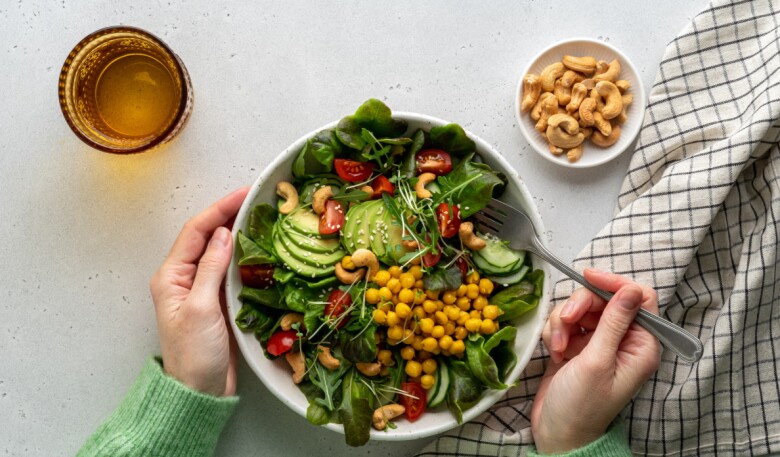 6 loại thực phẩm giúp tăng sản xuất keratin, tóc dày bồng bềnh như vừa đi hấp tóc lại giảm hẳn gãy rụng - 4