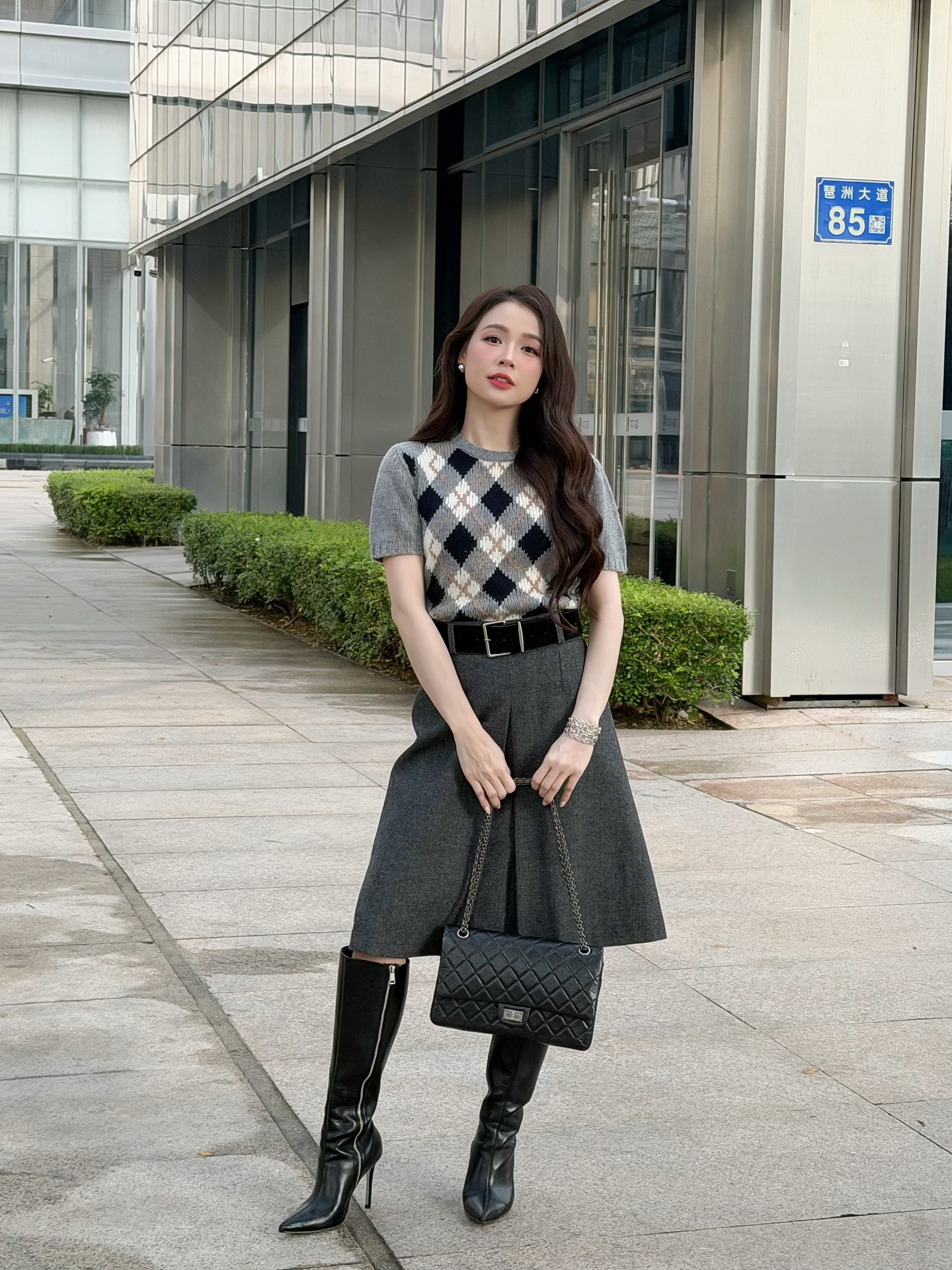 Mỹ nhân U40 trông như nữ sinh nhờ 4 items amp;#34;hackamp;#34; tuổi, chị em 30+ tham khảo có ngay tủ đồ trẻ hóa tự nhiên - 4