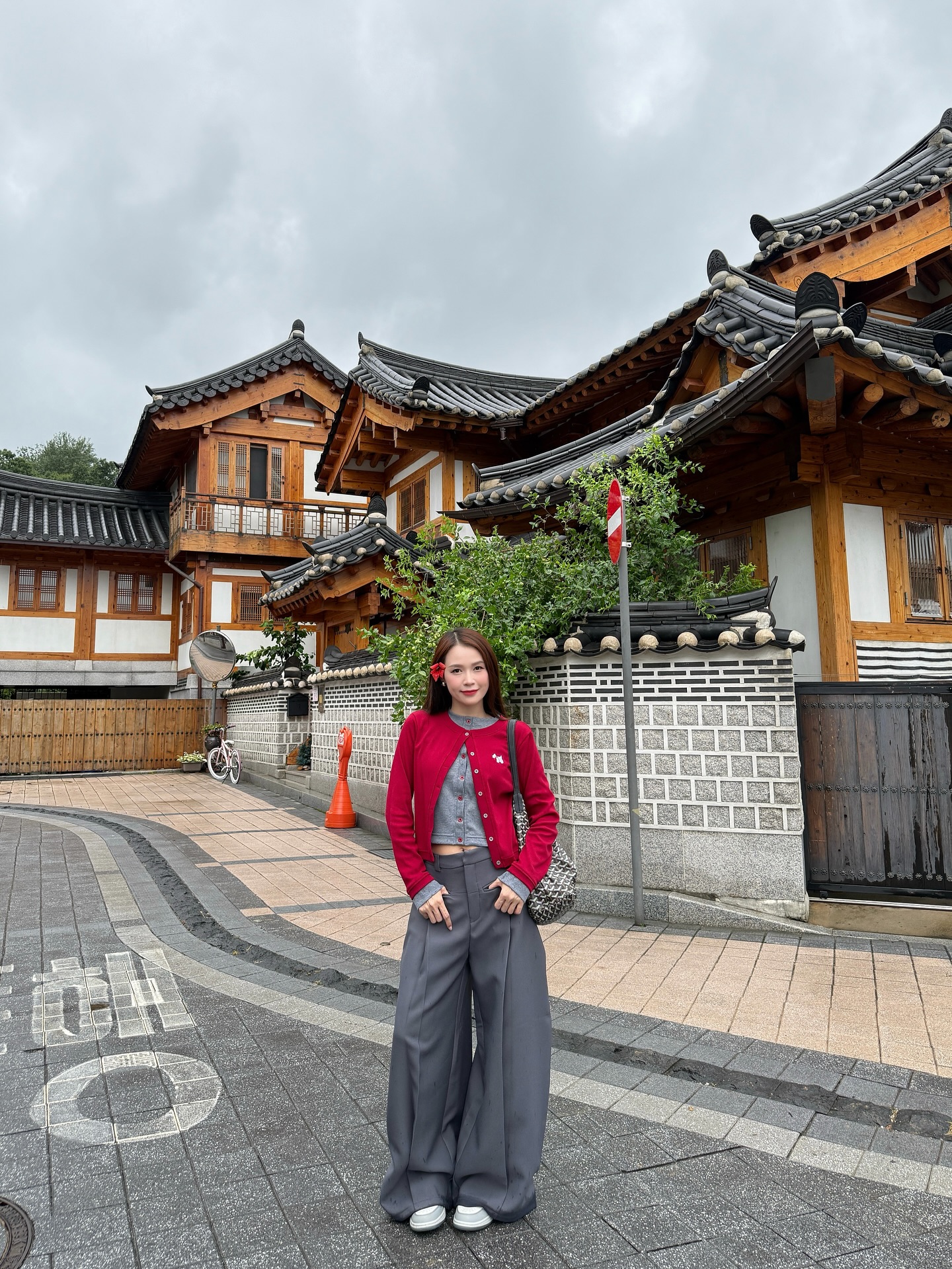 Mỹ nhân U40 trông như nữ sinh nhờ 4 items amp;#34;hackamp;#34; tuổi, chị em 30+ tham khảo có ngay tủ đồ trẻ hóa tự nhiên - 6