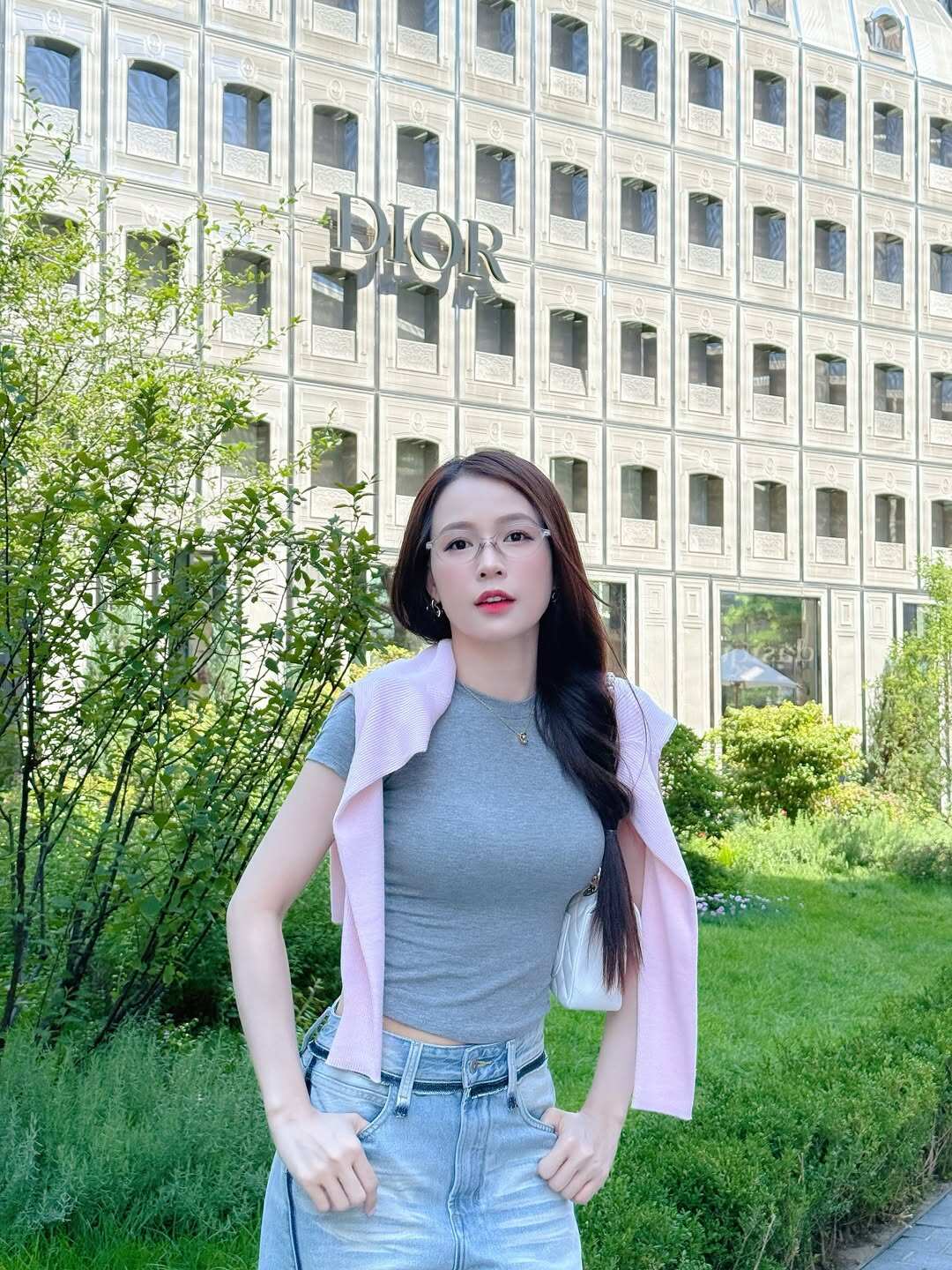 Mỹ nhân U40 trông như nữ sinh nhờ 4 items amp;#34;hackamp;#34; tuổi, chị em 30+ tham khảo có ngay tủ đồ trẻ hóa tự nhiên - 13