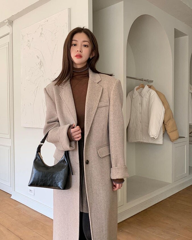 Đây là chiếc áo amp;#34;tinh hoa hội tụamp;#34; nhất mùa đông, có tới 7 cách mặc giúp chị em đẹp thanh lịch và ấm áp - 6