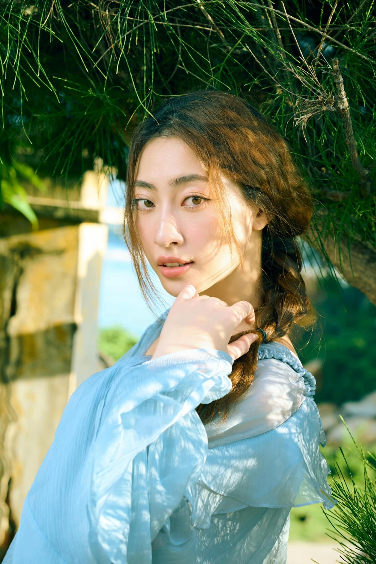 Lương Thuỳ Linh úp mở trở lại đường đua sắc đẹp, liệu có phải Miss Universe? - 8