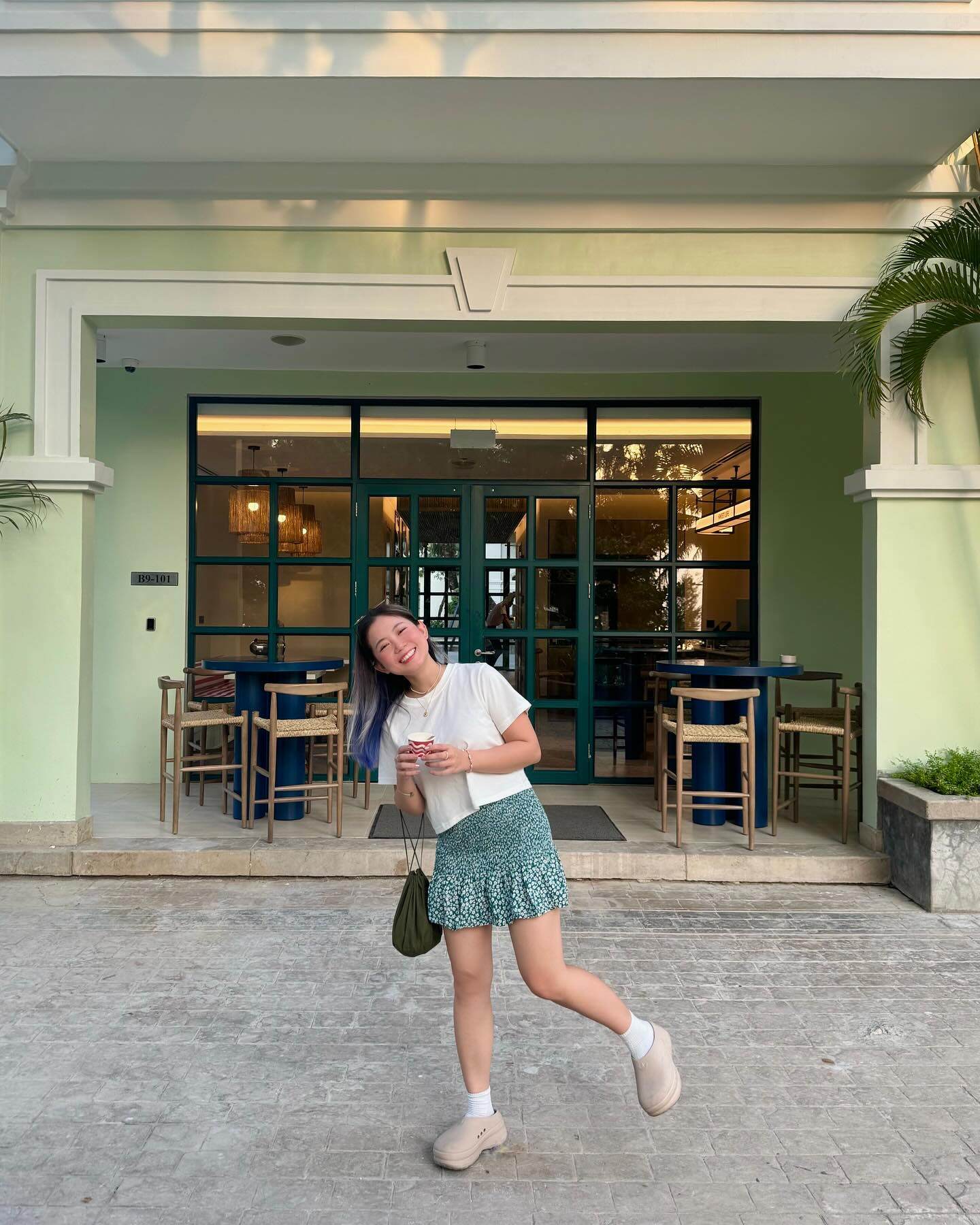 Nữ cơ phó U30 đốn tim với gương mặt amp;#34;búng ra sữaamp;#34;, ăn mặc dễ thương như nữ sinh khác hẳn khi mặc đồng phục bay - 14