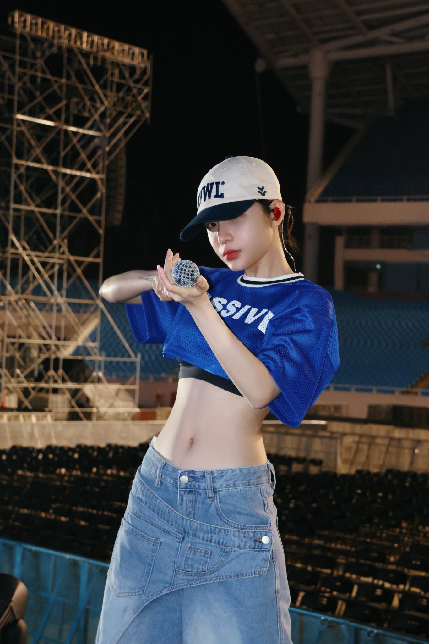 amp;#34;Con gáiamp;#34; Trường Giang là nàng thơ mới của Trấn Thành, đẹp siêu thực như AI, eo nhỏ 56cm vạn người mê - 14