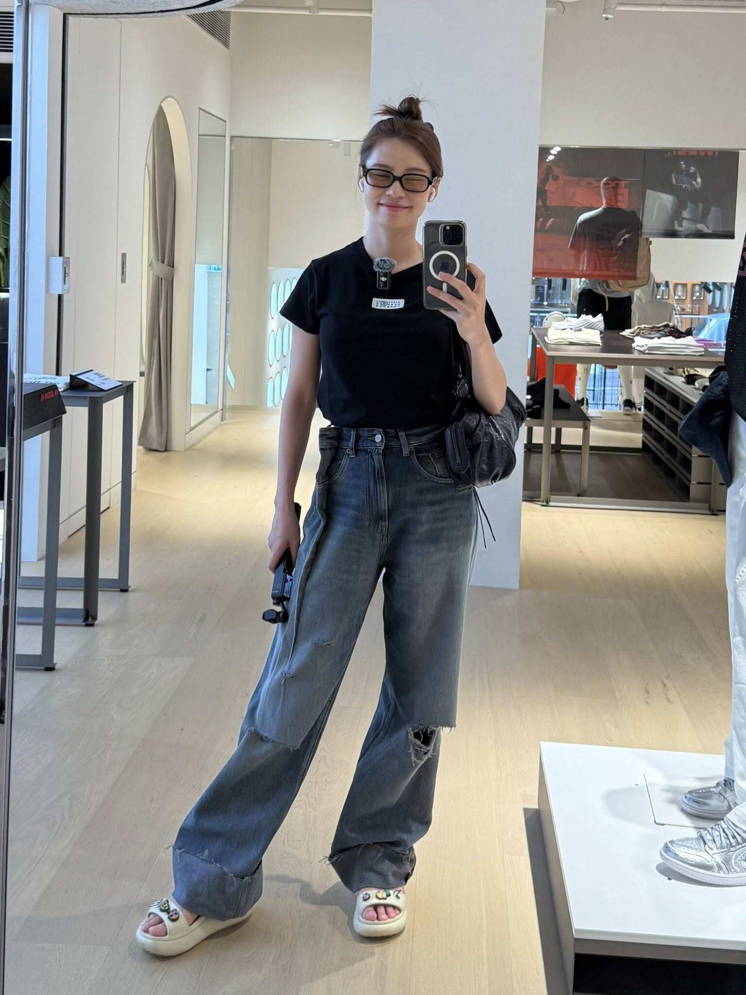 Nữ thần Vpop U40 đẹp chấp cả dàn hoa hậu, sở hữu hàng hiệu amp;#34;khủngamp;#34; không kém ai, nay yêu đạo diễn trăm tỷ - 18