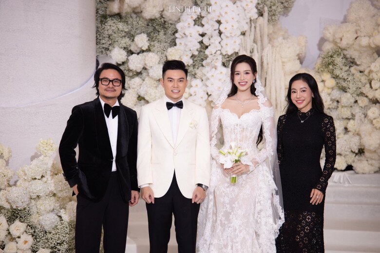 Bà trùm hoa hậu Kim Dung chung ý tưởng với Thiên Ân khi chọn váy ren đen.