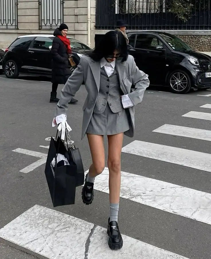 Hãy mặc áo khoác blazer theo cách này vào mùa thu, đảm bảo đẹp mãn nhãn đến nỗi ai nhìn cũng xuýt xoa - 4