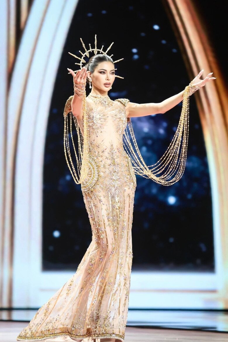 Gotchabell Sarunrat Puagpipat — đại diện Thái Lan — đang vào top 8 giải Country’s power of the year, top 15 phần thi tài năng, top 20 phần thi áo tắm ở Miss Grand International 2025.