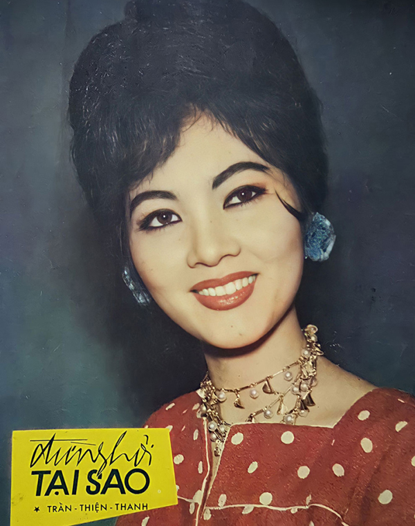 Cô là người dẫn đầu các xu hướng thời trang, làm đẹp.