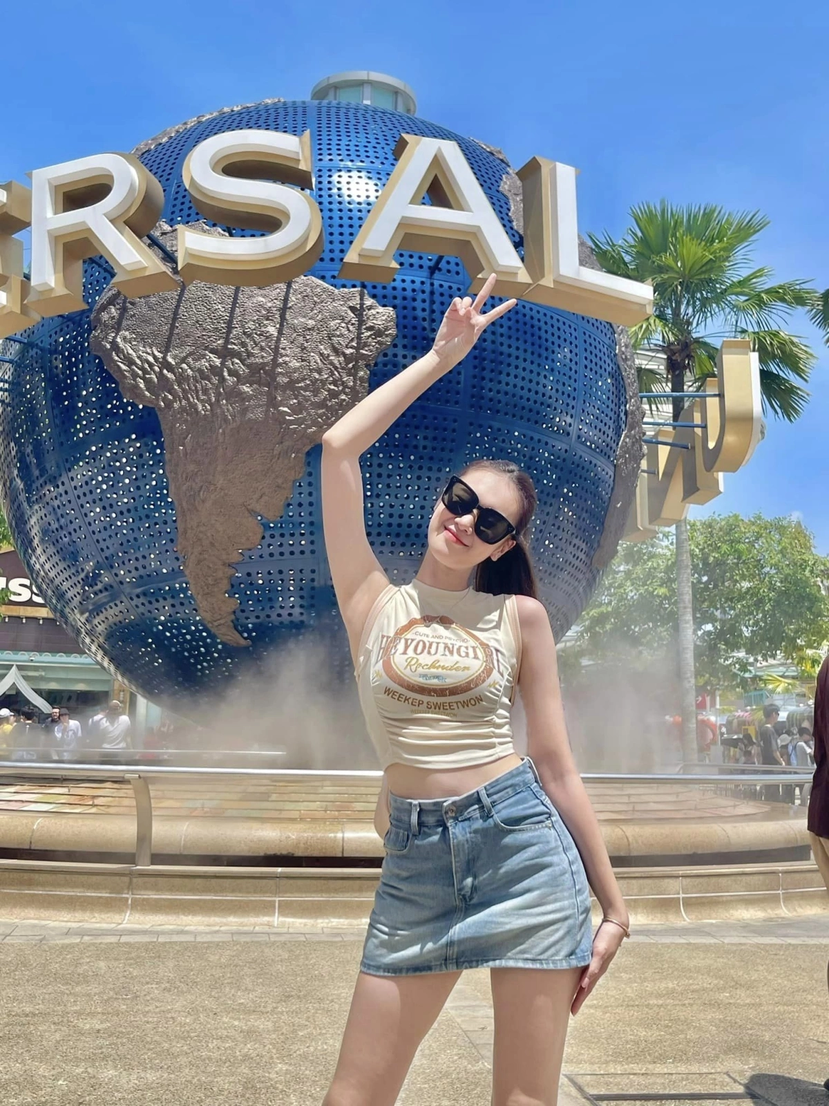 Bạn thân Trấn Thành thắng đời 1-0 khi cưới cô vợ kém 12 tuổi đẹp amp;#34;chấpamp;#34; cả hoa hậu, cân cả kiểu đầm kén người mặc - 14