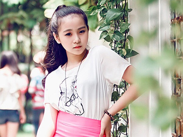 Gia nhập làng giải trí sớm nên cô bé cũng có sự chững chạc hơn tuổi.